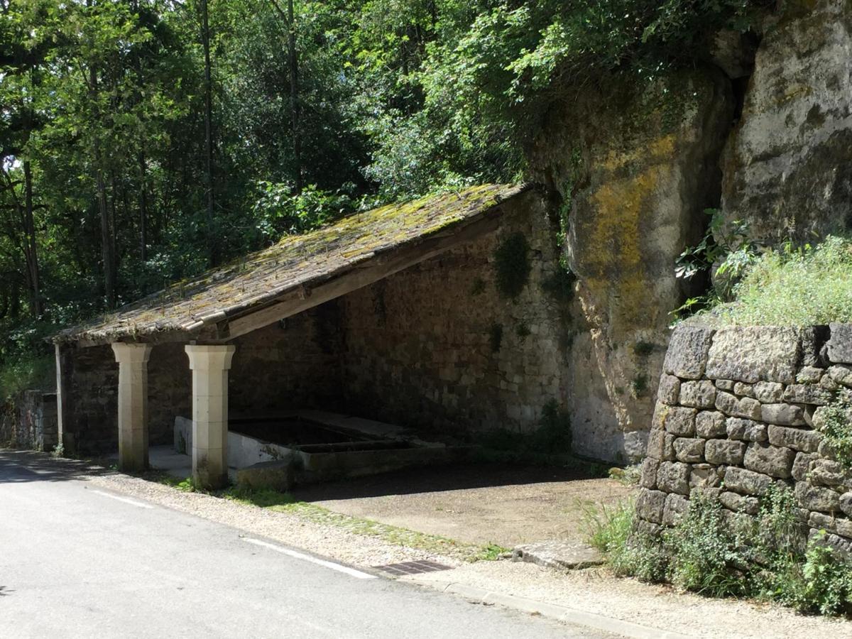 Les Cabanes De La Fontaine Lacoste  Exterior photo